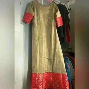 Kurti/Anarkali with beautiful gold metallic threads
